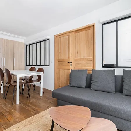 2 Pieces Confortable Metro Duroc - 6 -4p - Flat-guest *